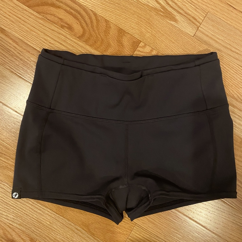 Gently used Oiselle O-mazing mini stride shorts.